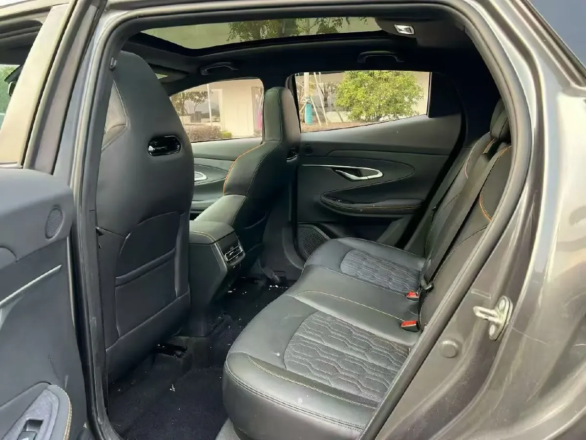 2022 ChangAn UNI-T 1.5T 188HP L4 7DCT,autocango,china used car exporter,china ev exporter,chinese used car exporter,chinese used ev exporter