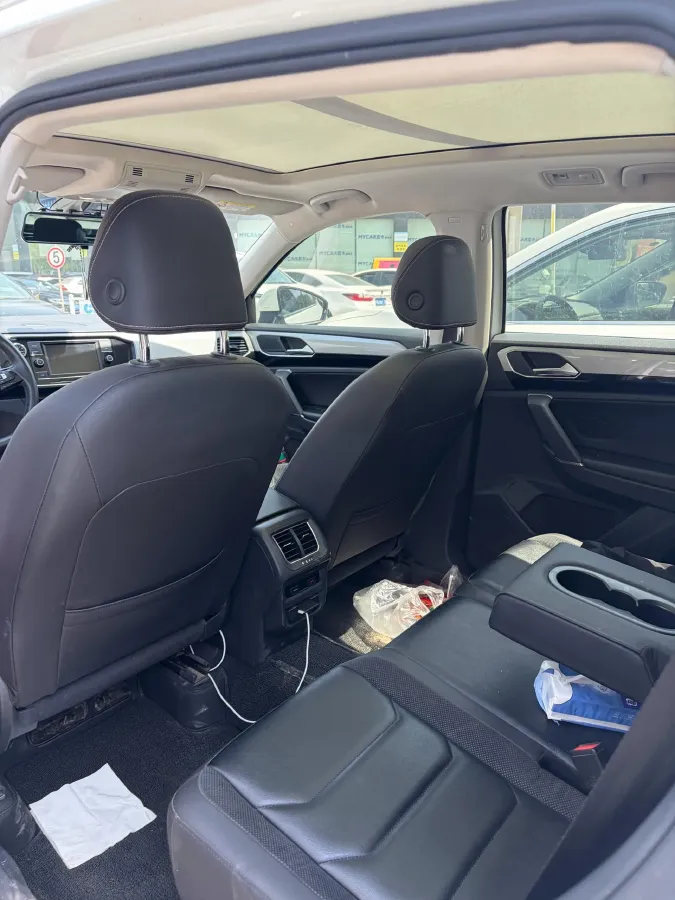 2019 Jeep Cherokee 2.0T 234HP L4 9AT,autocango,china used car exporter,china ev exporter,chinese used car exporter,chinese used ev exporter