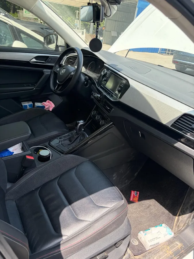 2019 Jeep Cherokee 2.0T 234HP L4 9AT,autocango,china used car exporter,china ev exporter,chinese used car exporter,chinese used ev exporter