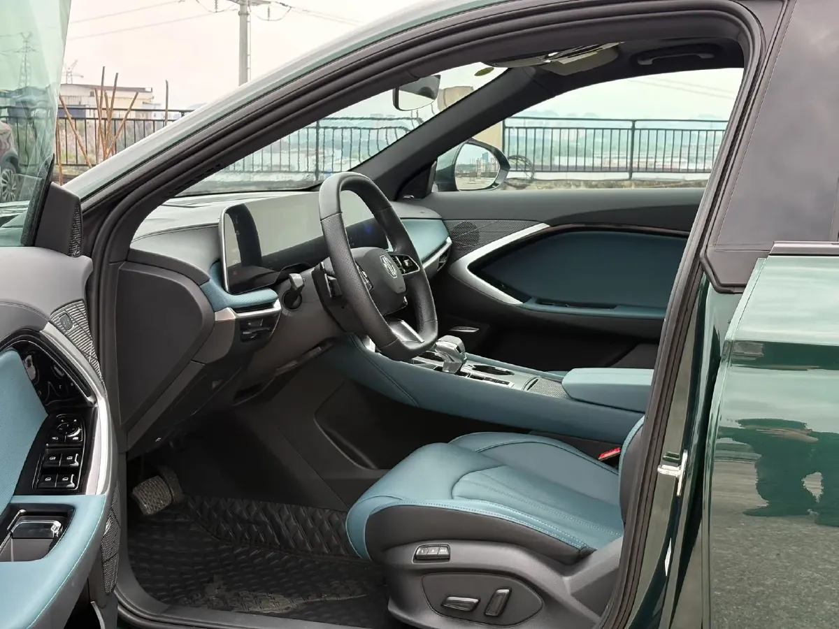 2025 MG 7 2.0T 261HP L4 9AT,autocango,china used car exporter,china ev exporter,chinese used car exporter,chinese used ev exporter