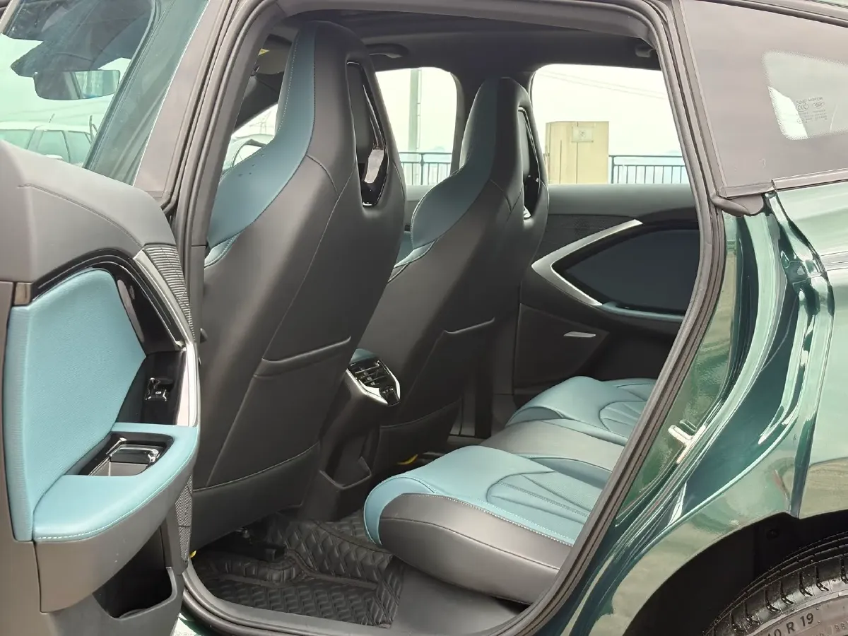 2025 MG 7 2.0T 261HP L4 9AT,autocango,china used car exporter,china ev exporter,chinese used car exporter,chinese used ev exporter