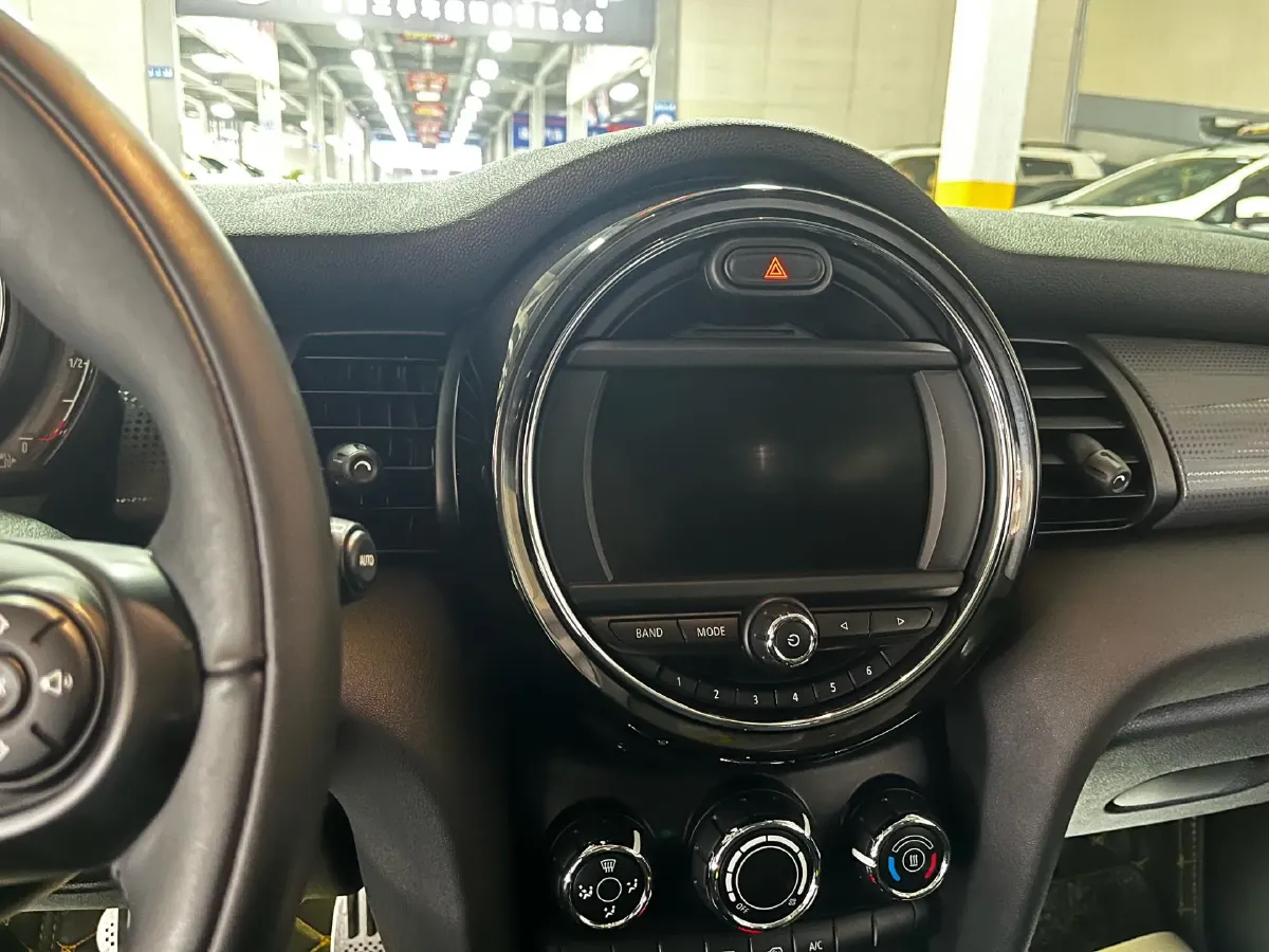 2016 MINI MINI 1.5T 136HP L3 6AT,autocango,china used car exporter,china ev exporter,chinese used car exporter,chinese used ev exporter