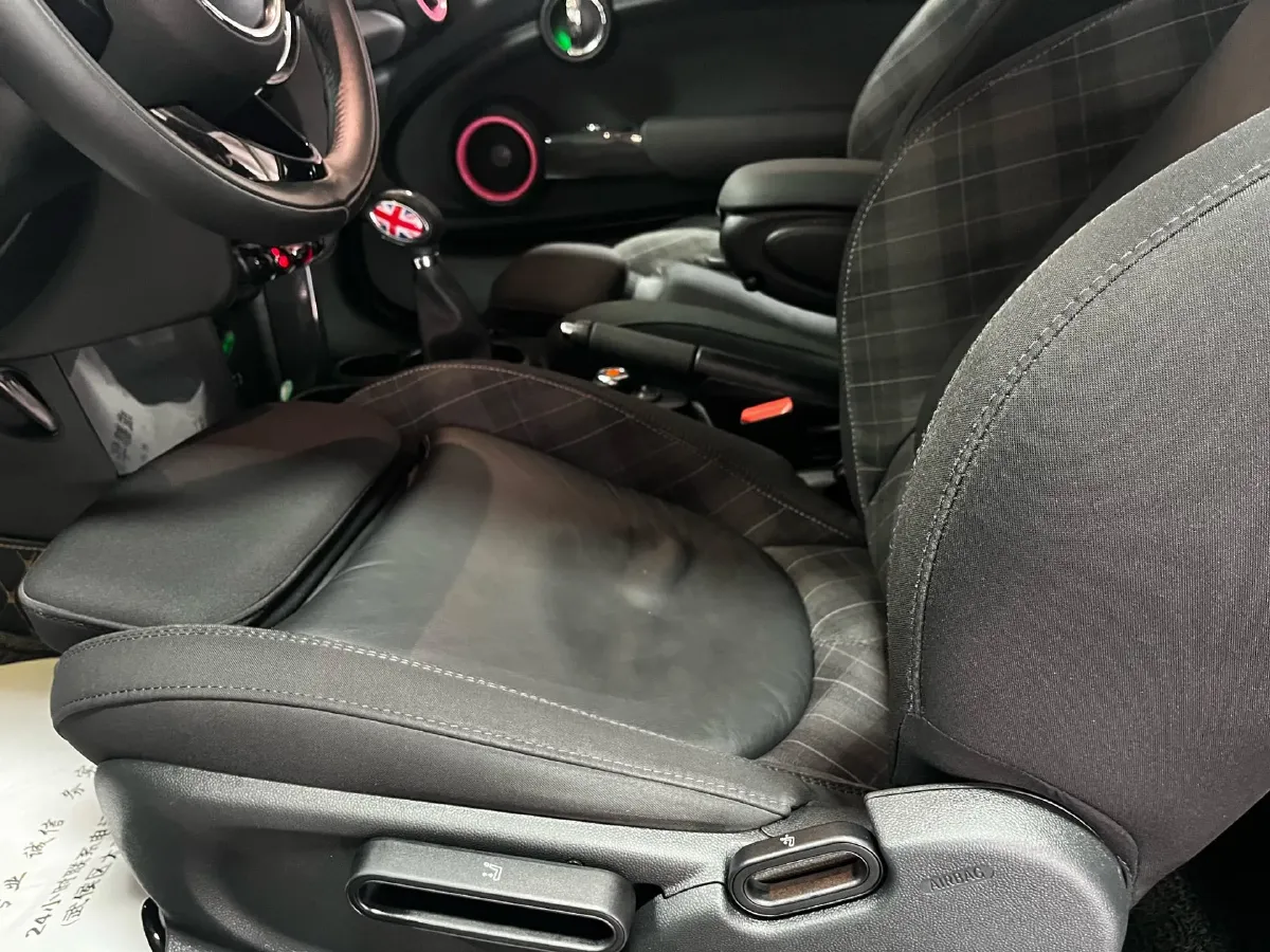 2016 MINI MINI 1.5T 136HP L3 6AT,autocango,china used car exporter,china ev exporter,chinese used car exporter,chinese used ev exporter