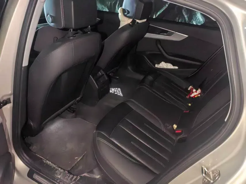 2020 Audi A4L 2.0T 150HP L4 7DCT,autocango,china used car exporter,china ev exporter,chinese used car exporter,chinese used ev exporter