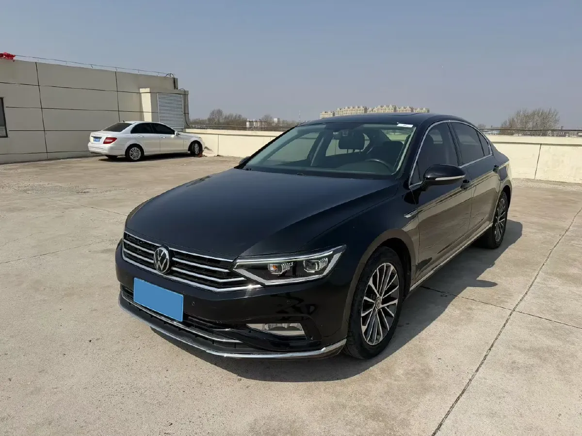2019 Volkswagen Magotan 2.0T 186HP L4 7DCT,autocango,china used car exporter,china ev exporter,chinese used car exporter,chinese used ev exporter