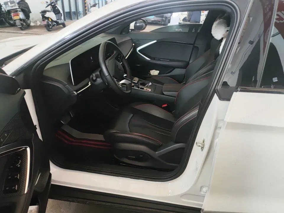 2025 MG 7 1.5T 188HP L4 7DCT,autocango,china used car exporter,china ev exporter,chinese used car exporter,chinese used ev exporter