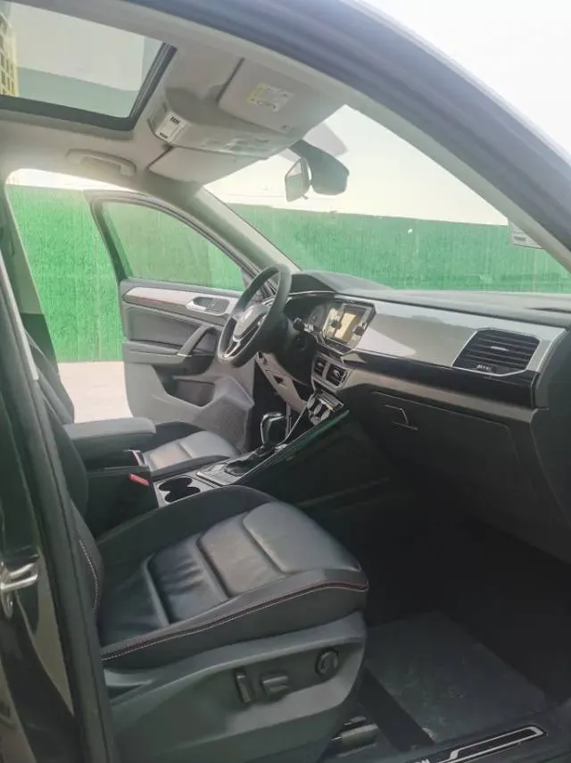 2019 Jeep Cherokee 2.0T 234HP L4 9AT,autocango,china used car exporter,china ev exporter,chinese used car exporter,chinese used ev exporter