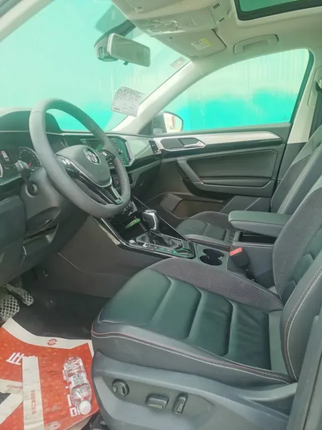 2019 Jeep Cherokee 2.0T 234HP L4 9AT,autocango,china used car exporter,china ev exporter,chinese used car exporter,chinese used ev exporter