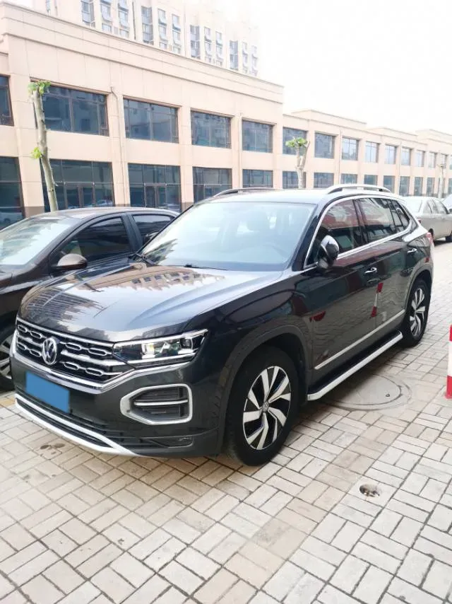 2019 Jeep Cherokee 2.0T 234HP L4 9AT,autocango,china used car exporter,china ev exporter,chinese used car exporter,chinese used ev exporter