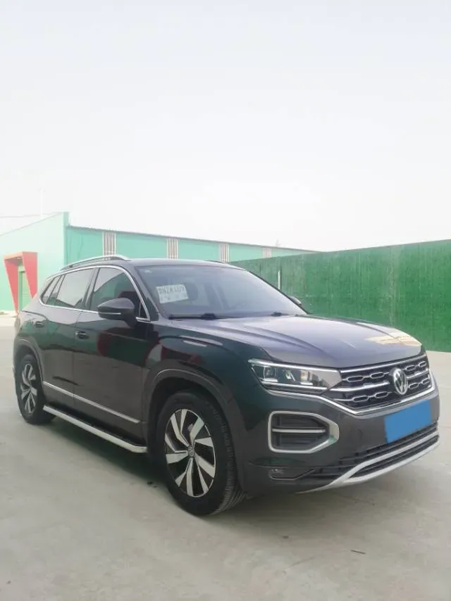 2019 Jeep Cherokee 2.0T 234HP L4 9AT,autocango,china used car exporter,china ev exporter,chinese used car exporter,chinese used ev exporter