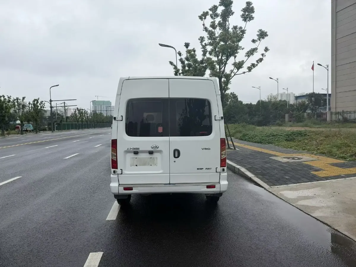 2021 MAXUS XinTu V80 2.0T 127HP L4 6MT,autocango,china used car exporter,china ev exporter,chinese used car exporter,chinese used ev exporter