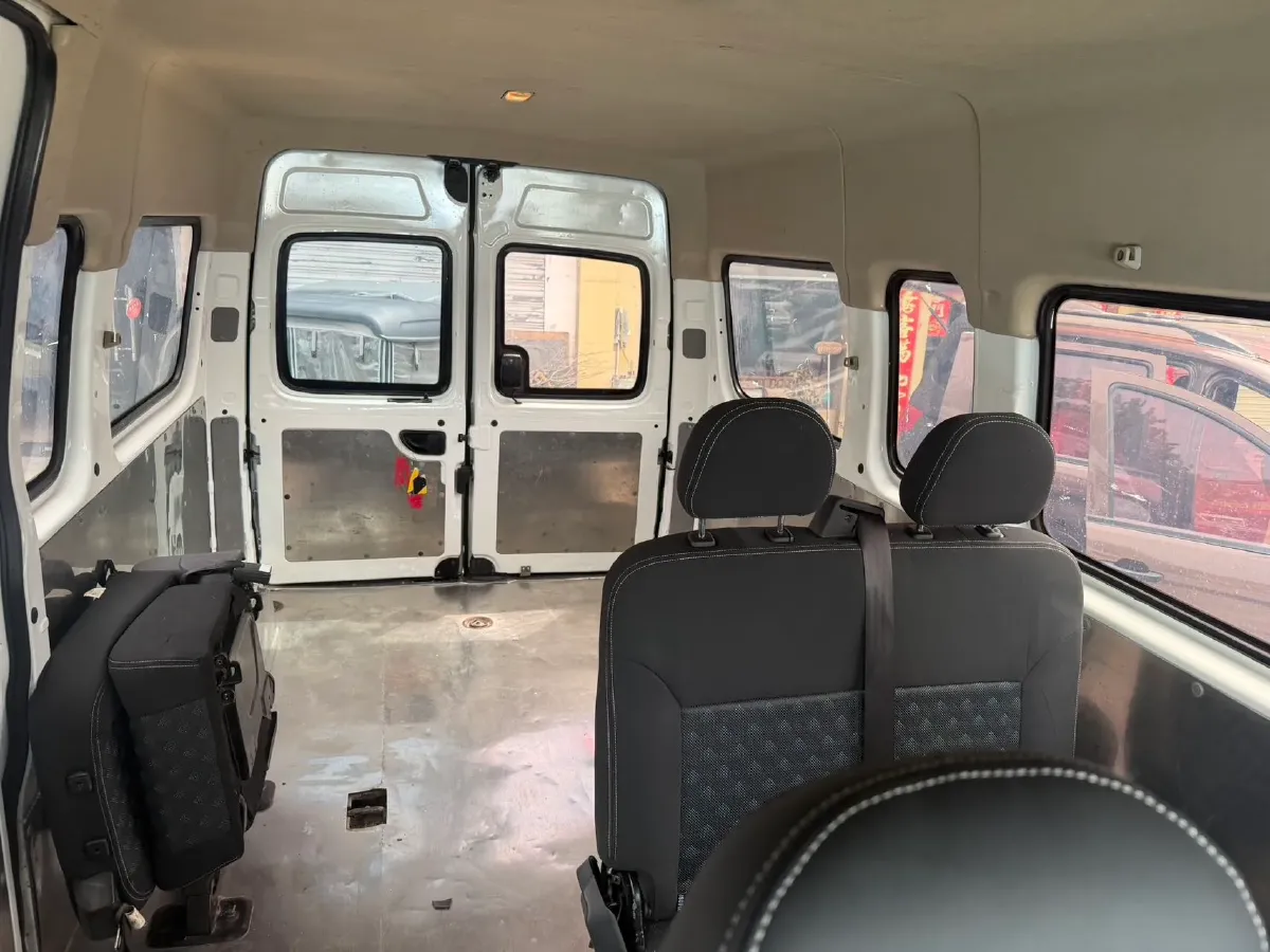 2021 MAXUS XinTu V80 2.0T 127HP L4 6MT,autocango,china used car exporter,china ev exporter,chinese used car exporter,chinese used ev exporter