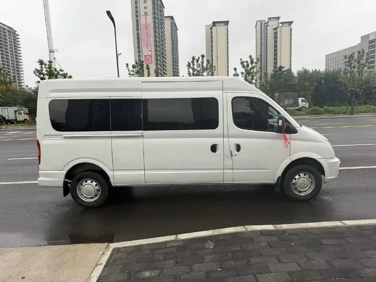 2021 MAXUS XinTu V80 2.0T 127HP L4 6MT,autocango,china used car exporter,china ev exporter,chinese used car exporter,chinese used ev exporter