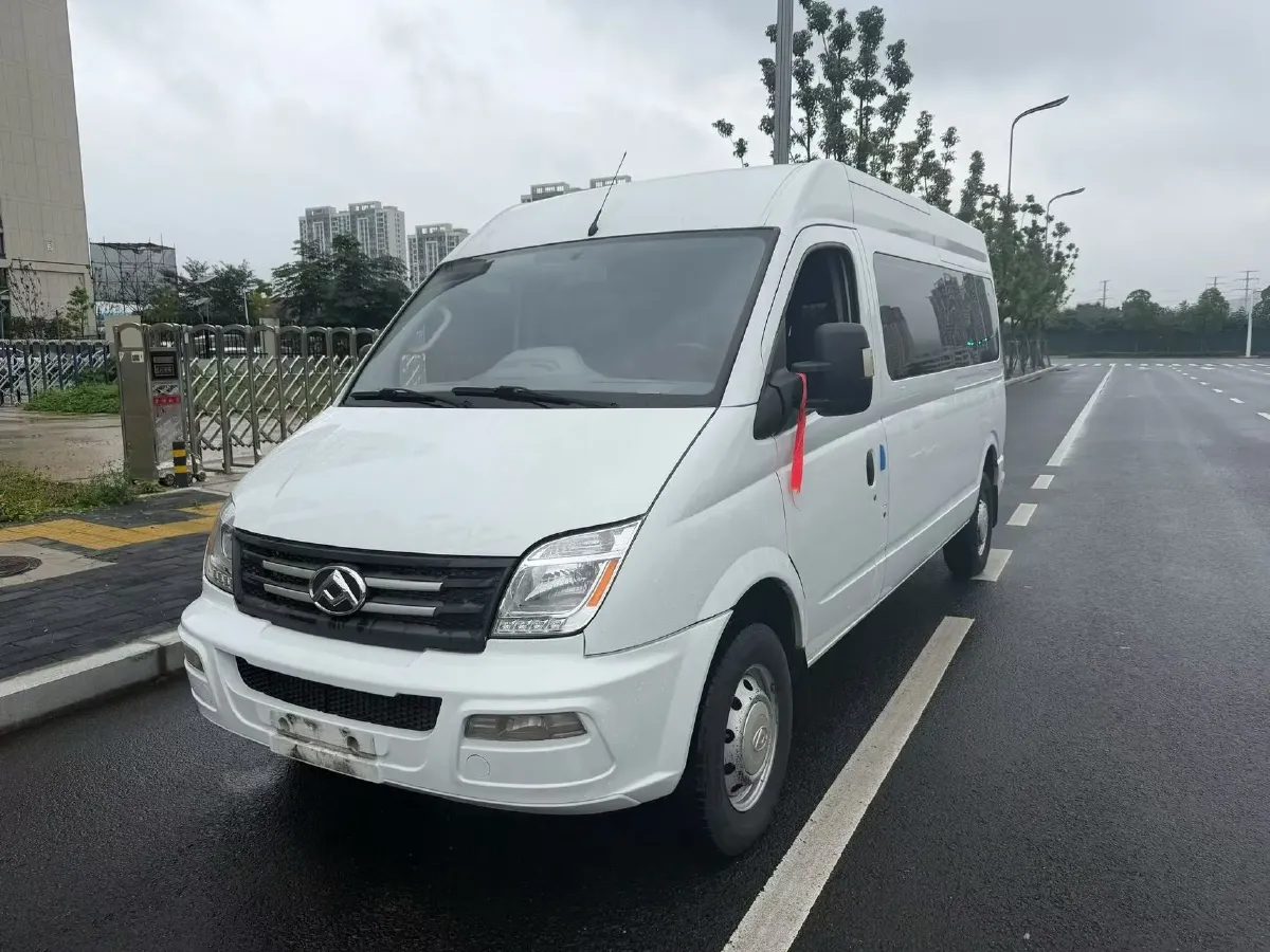 2021 MAXUS XinTu V80 2.0T 127HP L4 6MT,autocango,china used car exporter,china ev exporter,chinese used car exporter,chinese used ev exporter