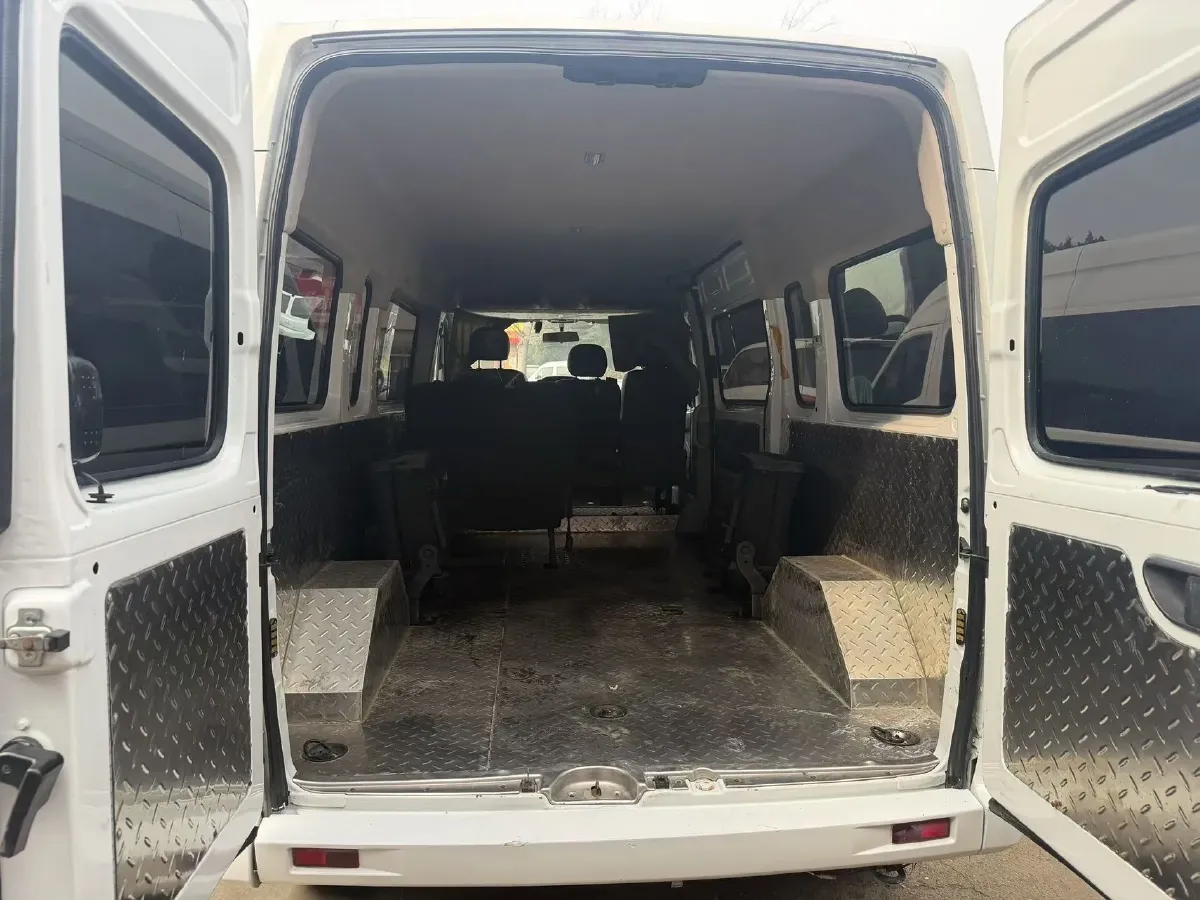 2021 MAXUS XinTu V80 2.0T 127HP L4 6MT,autocango,china used car exporter,china ev exporter,chinese used car exporter,chinese used ev exporter