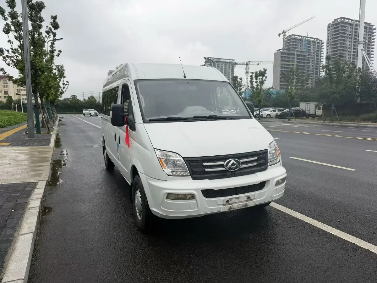 2021 MAXUS XinTu V80 2.0T 127HP L4 6MT,autocango,china used car exporter,china ev exporter,chinese used car exporter,chinese used ev exporter