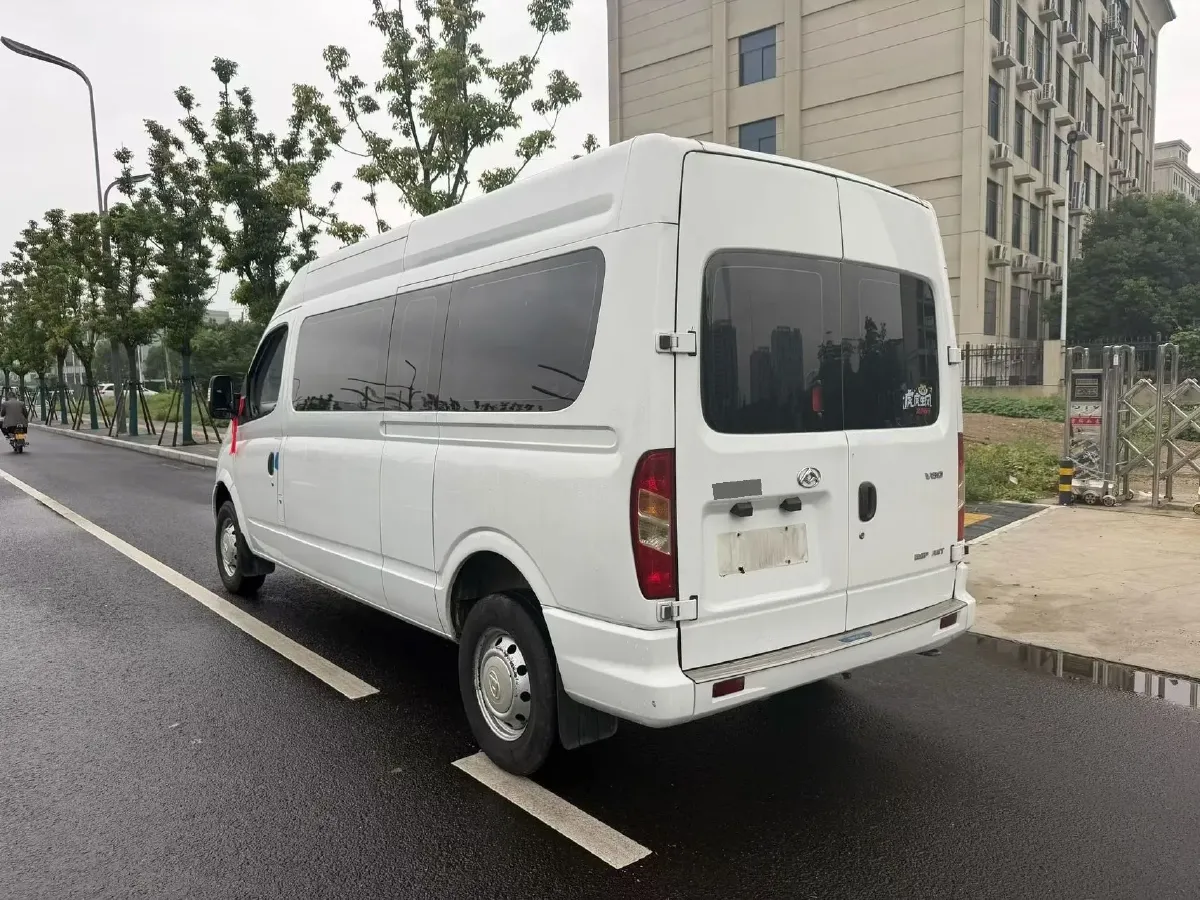 2021 MAXUS XinTu V80 2.0T 127HP L4 6MT,autocango,china used car exporter,china ev exporter,chinese used car exporter,chinese used ev exporter