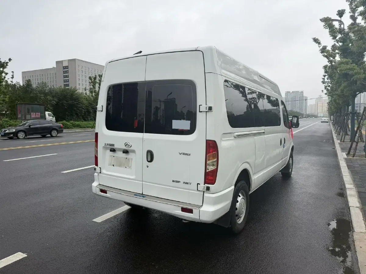 2021 MAXUS XinTu V80 2.0T 127HP L4 6MT,autocango,china used car exporter,china ev exporter,chinese used car exporter,chinese used ev exporter