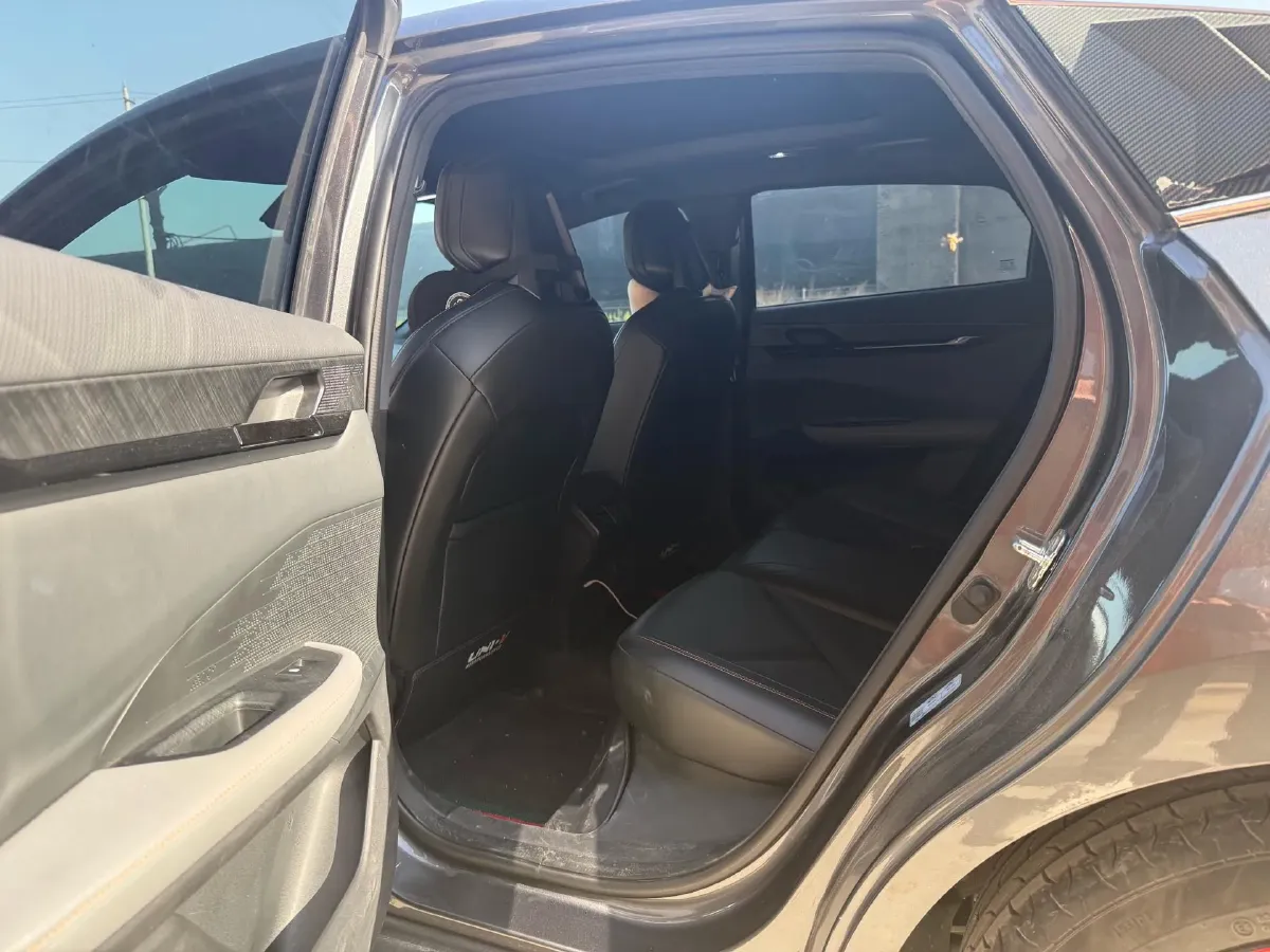 2022 ChangAn UNI-V 1.5T 188HP L4 7DCT,autocango,china used car exporter,china ev exporter,chinese used car exporter,chinese used ev exporter