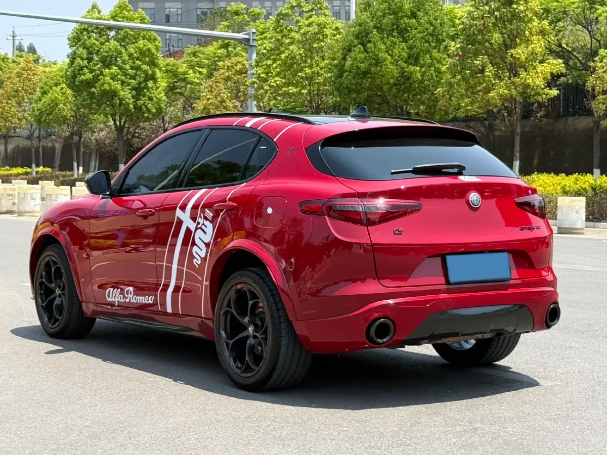 2017 Alfa Romeo Stelvio 2.0T 200HP L4 8AT,autocango,china used car exporter,china ev exporter,chinese used car exporter,chinese used ev exporter