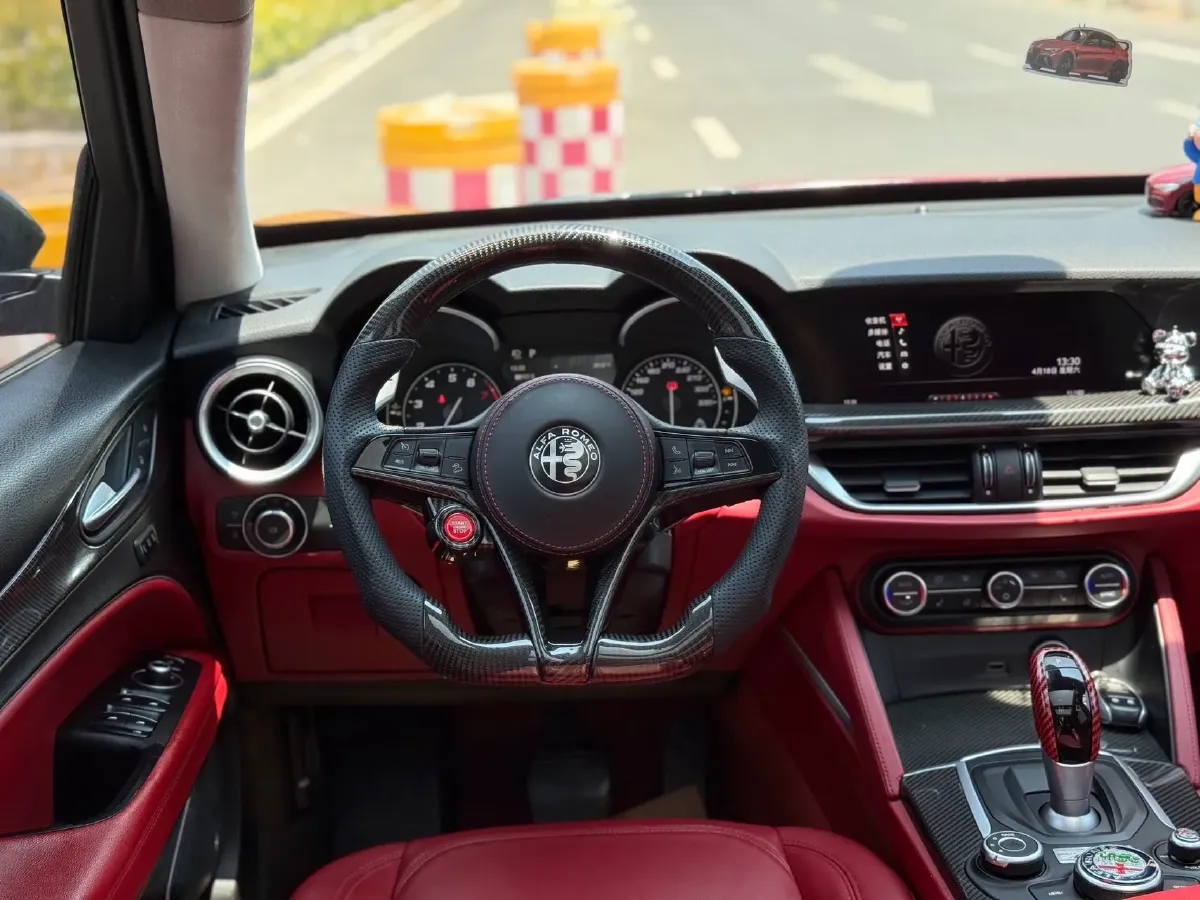 2017 Alfa Romeo Stelvio 2.0T 200HP L4 8AT,autocango,china used car exporter,china ev exporter,chinese used car exporter,chinese used ev exporter