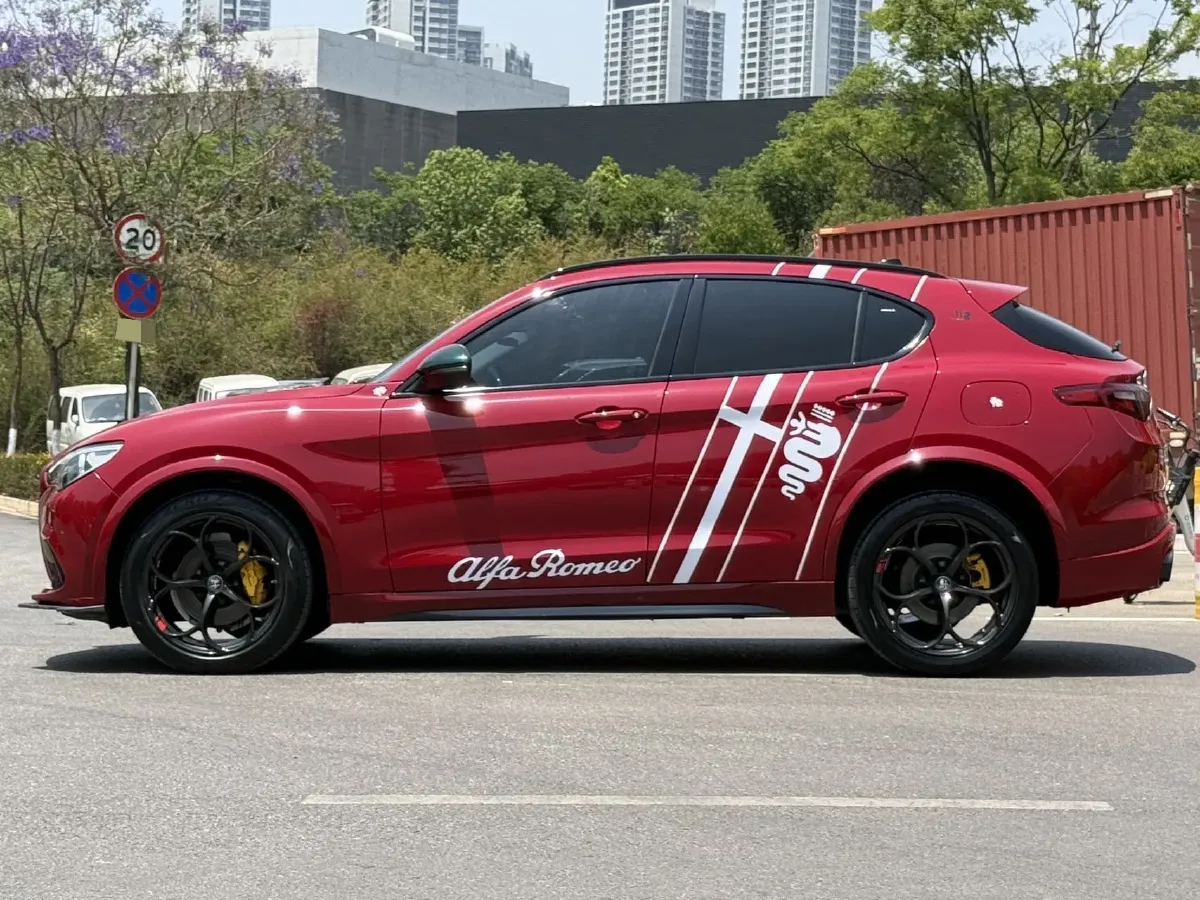 2017 Alfa Romeo Stelvio 2.0T 200HP L4 8AT,autocango,china used car exporter,china ev exporter,chinese used car exporter,chinese used ev exporter
