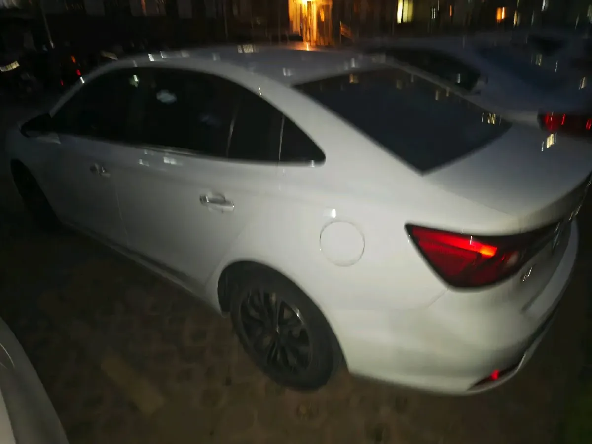 2020 Roewe i5 1.5L 120HP L4 CVT,autocango,china used car exporter,china ev exporter,chinese used car exporter,chinese used ev exporter