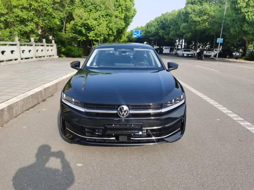 2024 Volkswagen Magotan 2.0T 220HP L4 7DCT,autocango,china used car exporter,china ev exporter,chinese used car exporter,chinese used ev exporter