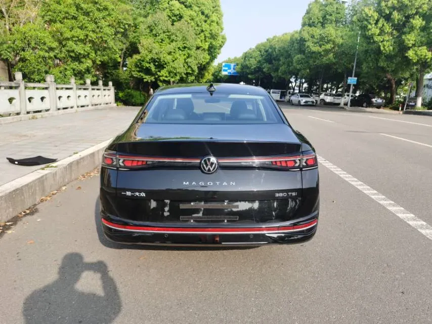 2024 Volkswagen Magotan 2.0T 220HP L4 7DCT,autocango,china used car exporter,china ev exporter,chinese used car exporter,chinese used ev exporter