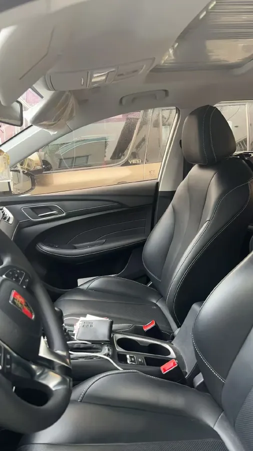 2020 Roewe i5 1.5L 120HP L4 CVT,autocango,china used car exporter,china ev exporter,chinese used car exporter,chinese used ev exporter