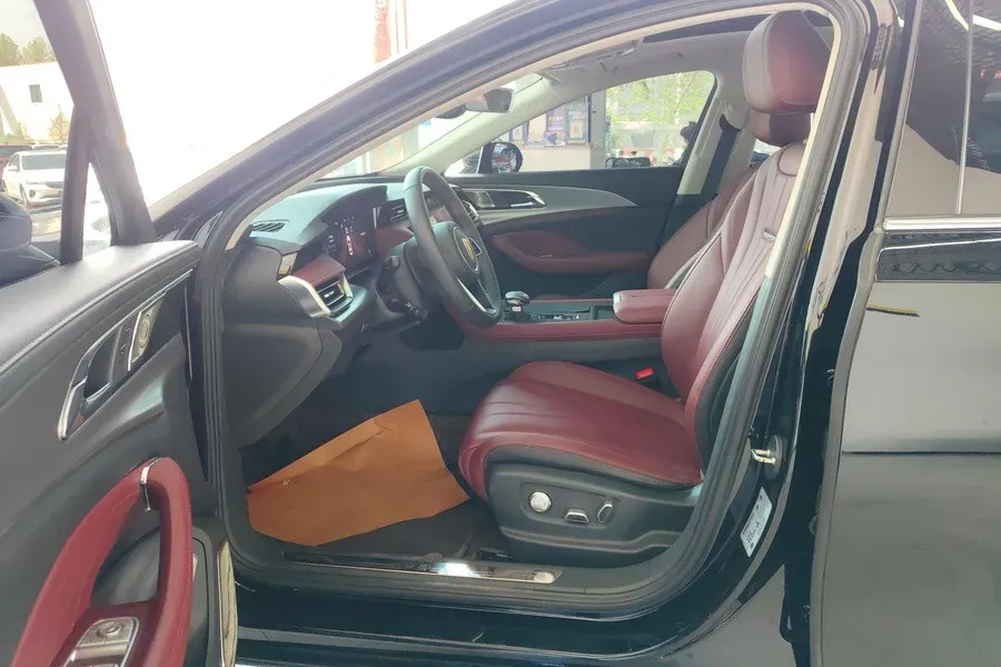 2023 HongQi H5 2.0T 224HP L4 8AT,autocango,china used car exporter,china ev exporter,chinese used car exporter,chinese used ev exporter