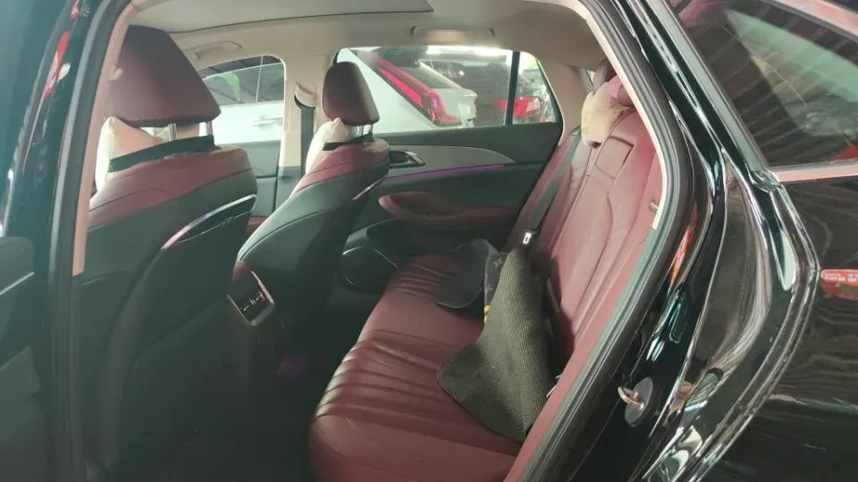 2024 HongQi H5 2.0T 224HP L4 8AT,autocango,china used car exporter,china ev exporter,chinese used car exporter,chinese used ev exporter