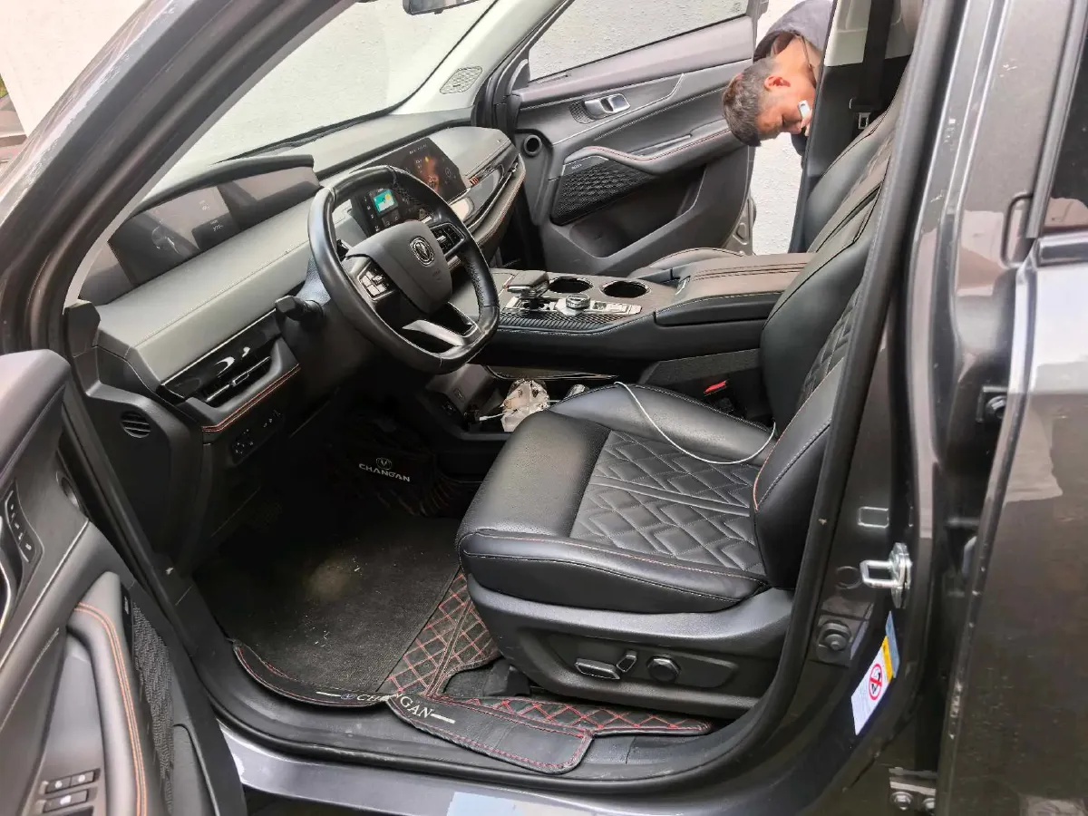 2021 ChangAn UNI-K 2.0T 233HP L4 8AT,autocango,china used car exporter,china ev exporter,chinese used car exporter,chinese used ev exporter