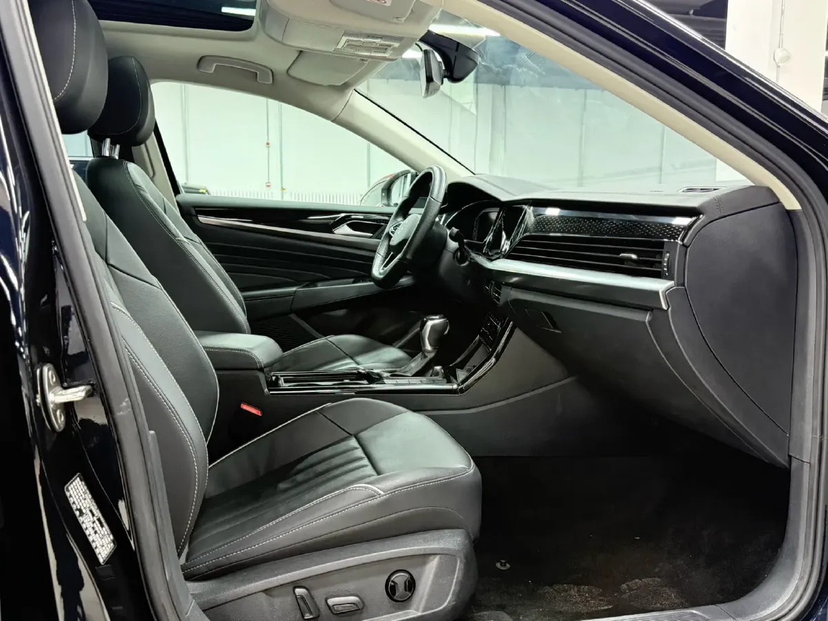 2023 Volkswagen Passat 1.4T 150HP L4 7DCT,autocango,china used car exporter,china ev exporter,chinese used car exporter,chinese used ev exporter