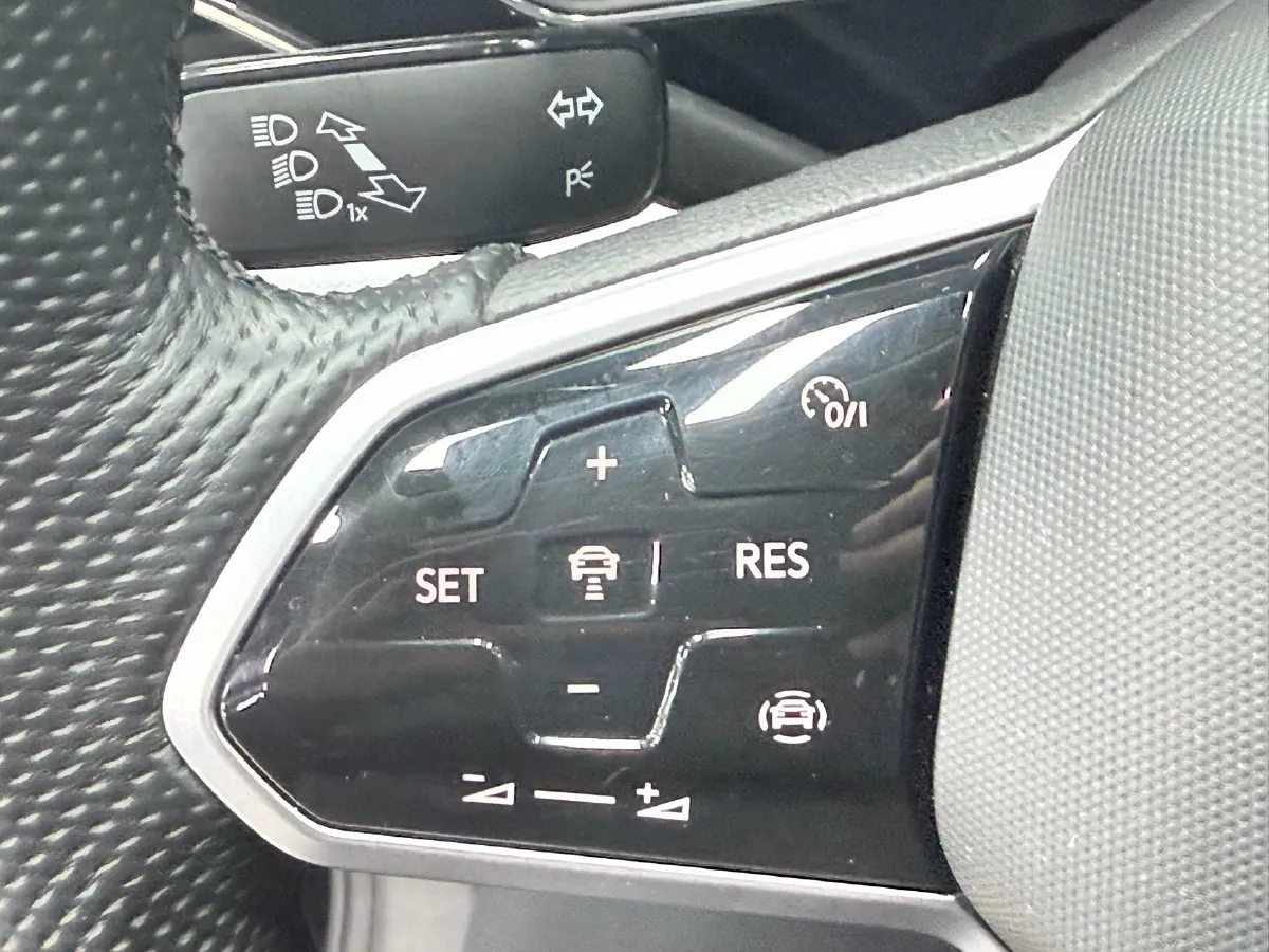 2023 Volkswagen Passat 1.4T 150HP L4 7DCT,autocango,china used car exporter,china ev exporter,chinese used car exporter,chinese used ev exporter