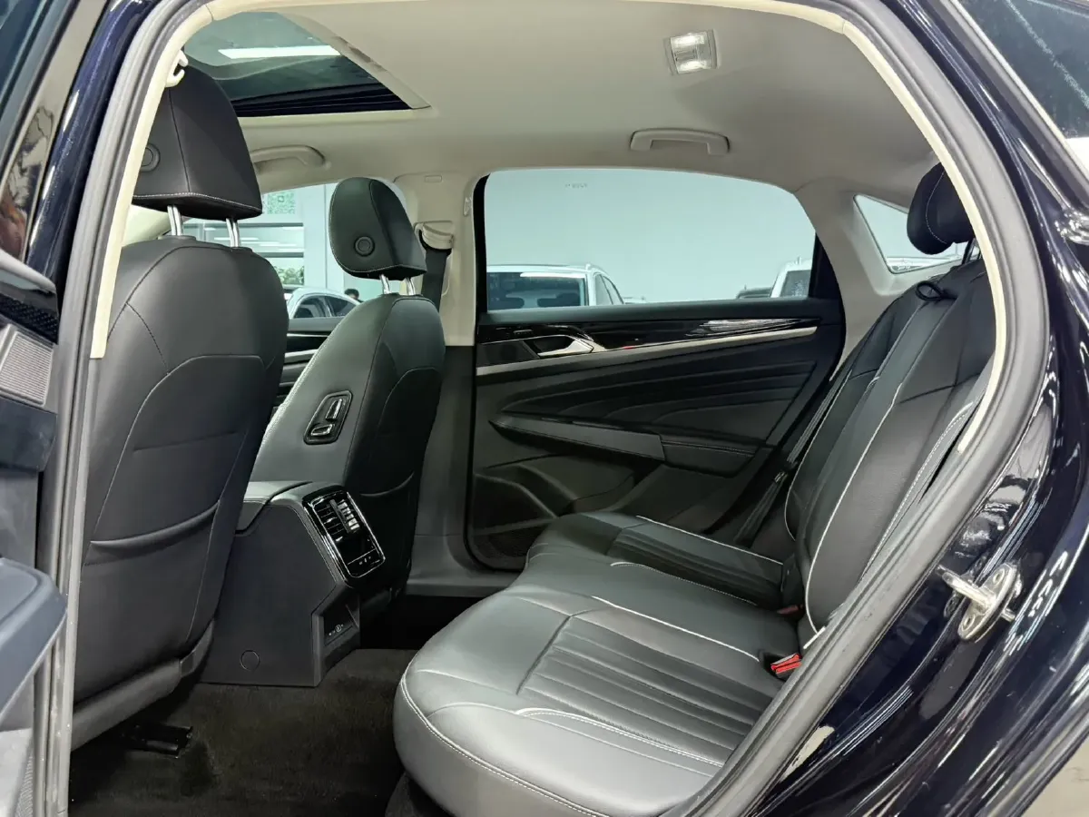 2023 Volkswagen Passat 1.4T 150HP L4 7DCT,autocango,china used car exporter,china ev exporter,chinese used car exporter,chinese used ev exporter