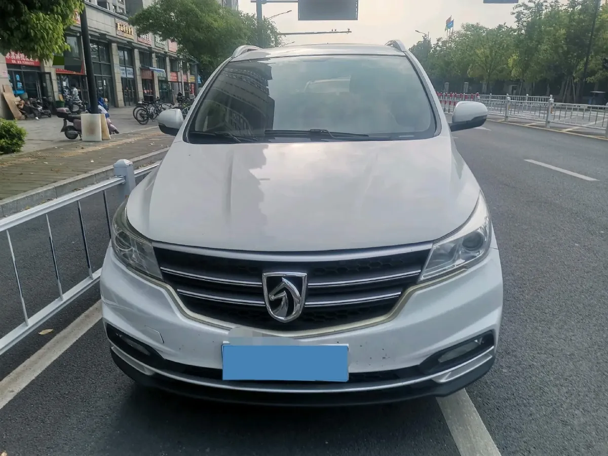 2019 BaoJun 730 1.5T 147HP L4 CVT,autocango,china used car exporter,china ev exporter,chinese used car exporter,chinese used ev exporter