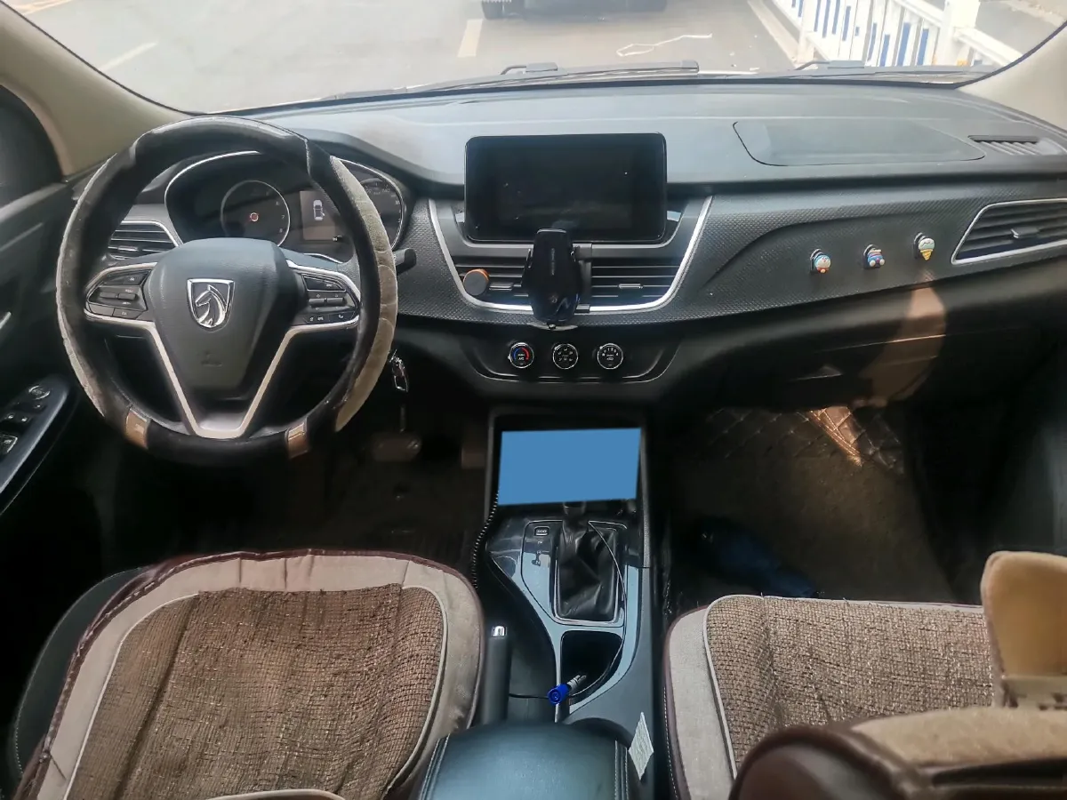 2019 BaoJun 730 1.5T 147HP L4 CVT,autocango,china used car exporter,china ev exporter,chinese used car exporter,chinese used ev exporter