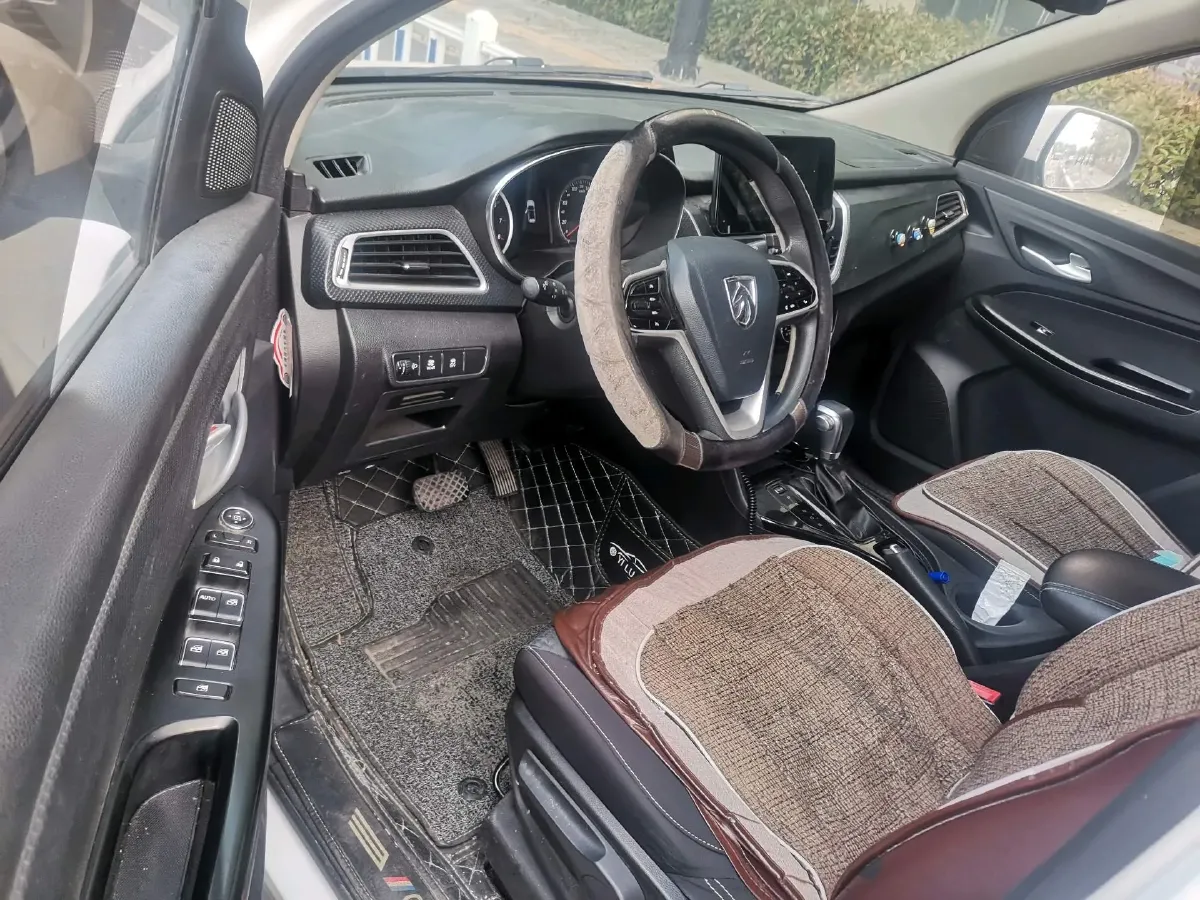 2019 BaoJun 730 1.5T 147HP L4 CVT,autocango,china used car exporter,china ev exporter,chinese used car exporter,chinese used ev exporter