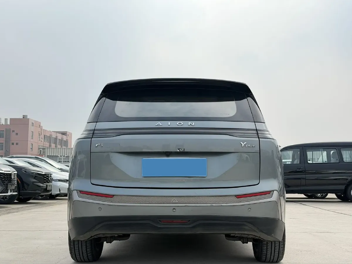 2022 Geely Okavango 1.8T 184HP L4 7DCT,autocango,china used car exporter,china ev exporter,chinese used car exporter,chinese used ev exporter