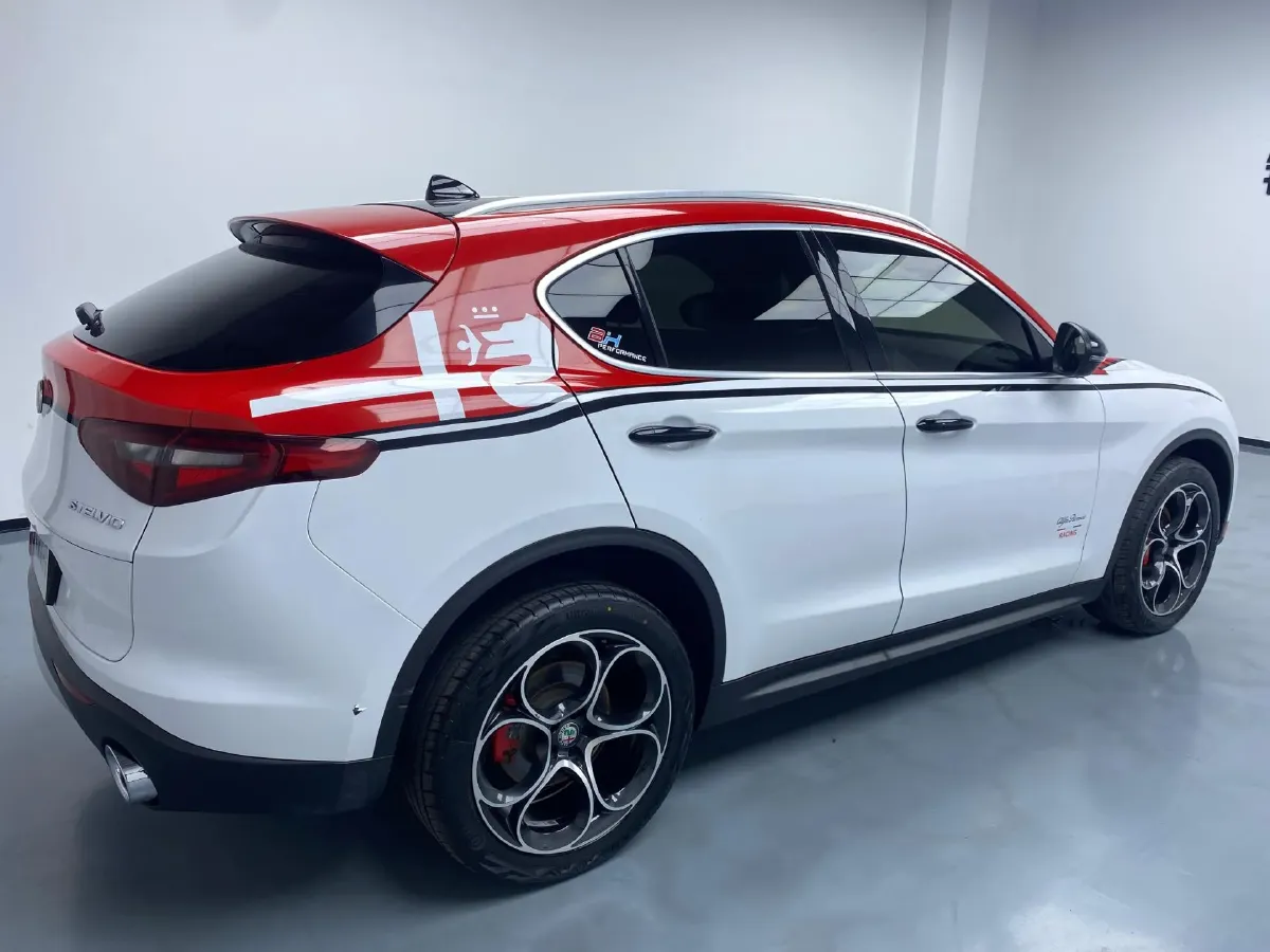 2021 Alfa Romeo Stelvio 2.0T 280HP L4 8AT,autocango,china used car exporter,china ev exporter,chinese used car exporter,chinese used ev exporter