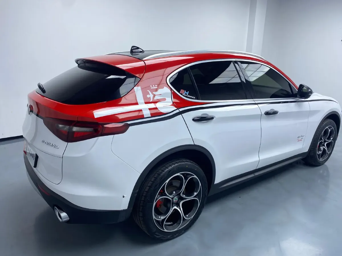 2021 Alfa Romeo Stelvio 2.0T 280HP L4 8AT,autocango,china used car exporter,china ev exporter,chinese used car exporter,chinese used ev exporter