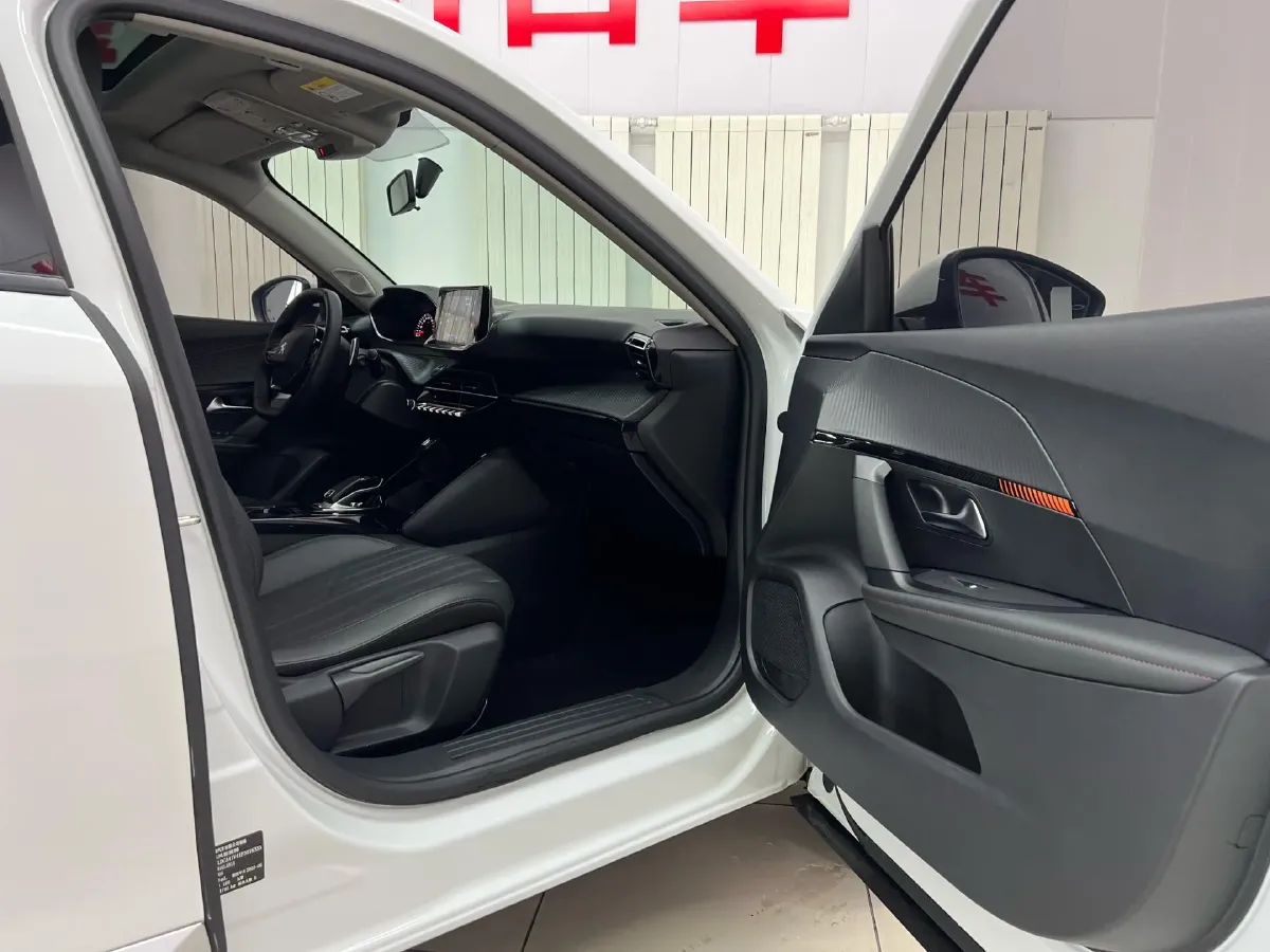 2022 Peugeot 2008 1.2T 136HP L3 6DCT,autocango,china used car exporter,china ev exporter,chinese used car exporter,chinese used ev exporter