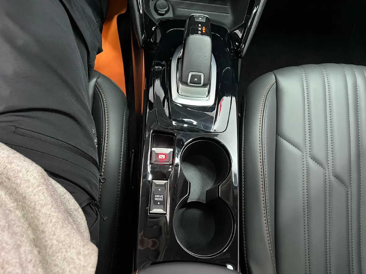 2022 Peugeot 2008 1.2T 136HP L3 6DCT,autocango,china used car exporter,china ev exporter,chinese used car exporter,chinese used ev exporter