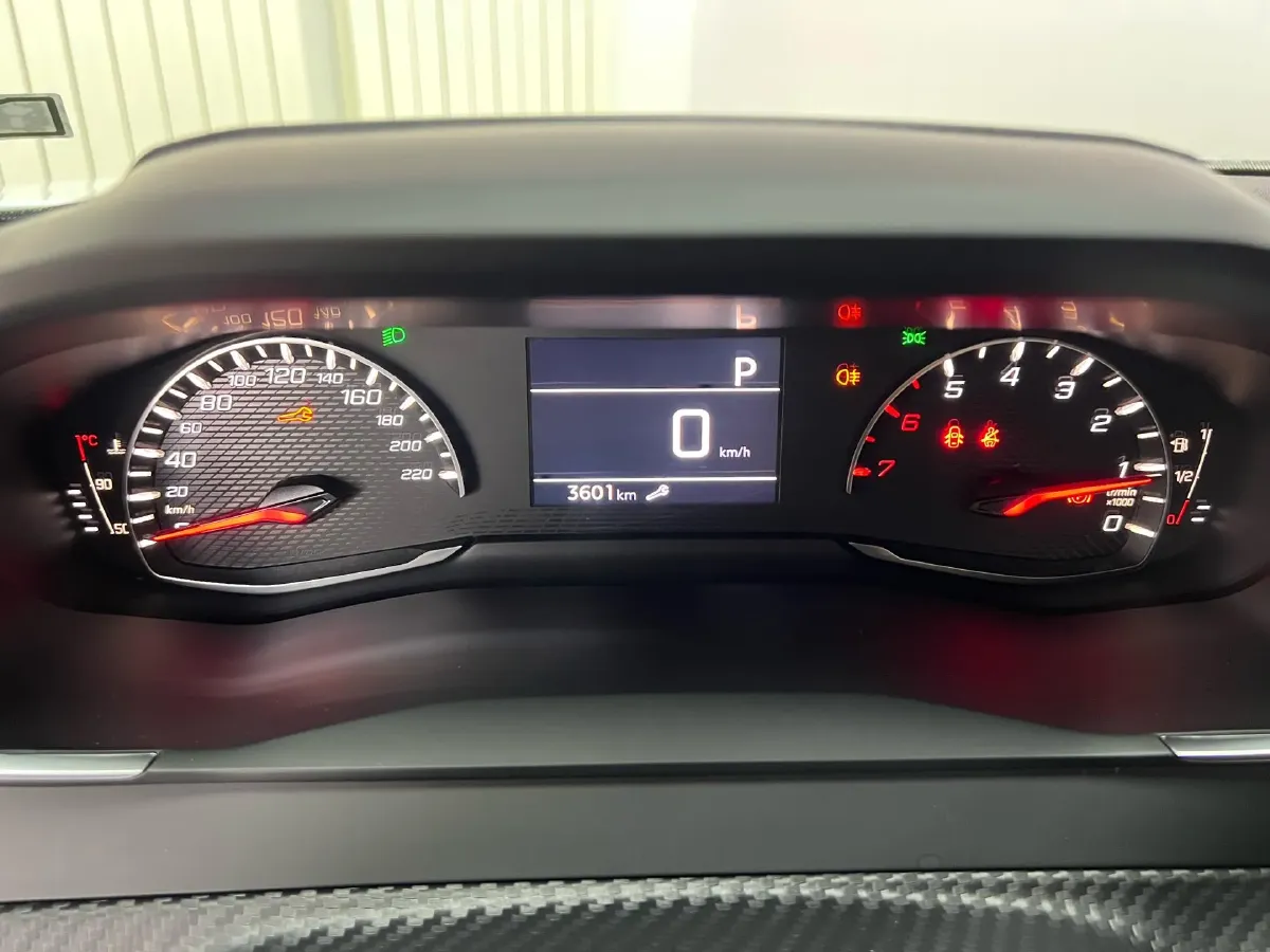 2022 Peugeot 2008 1.2T 136HP L3 6DCT,autocango,china used car exporter,china ev exporter,chinese used car exporter,chinese used ev exporter