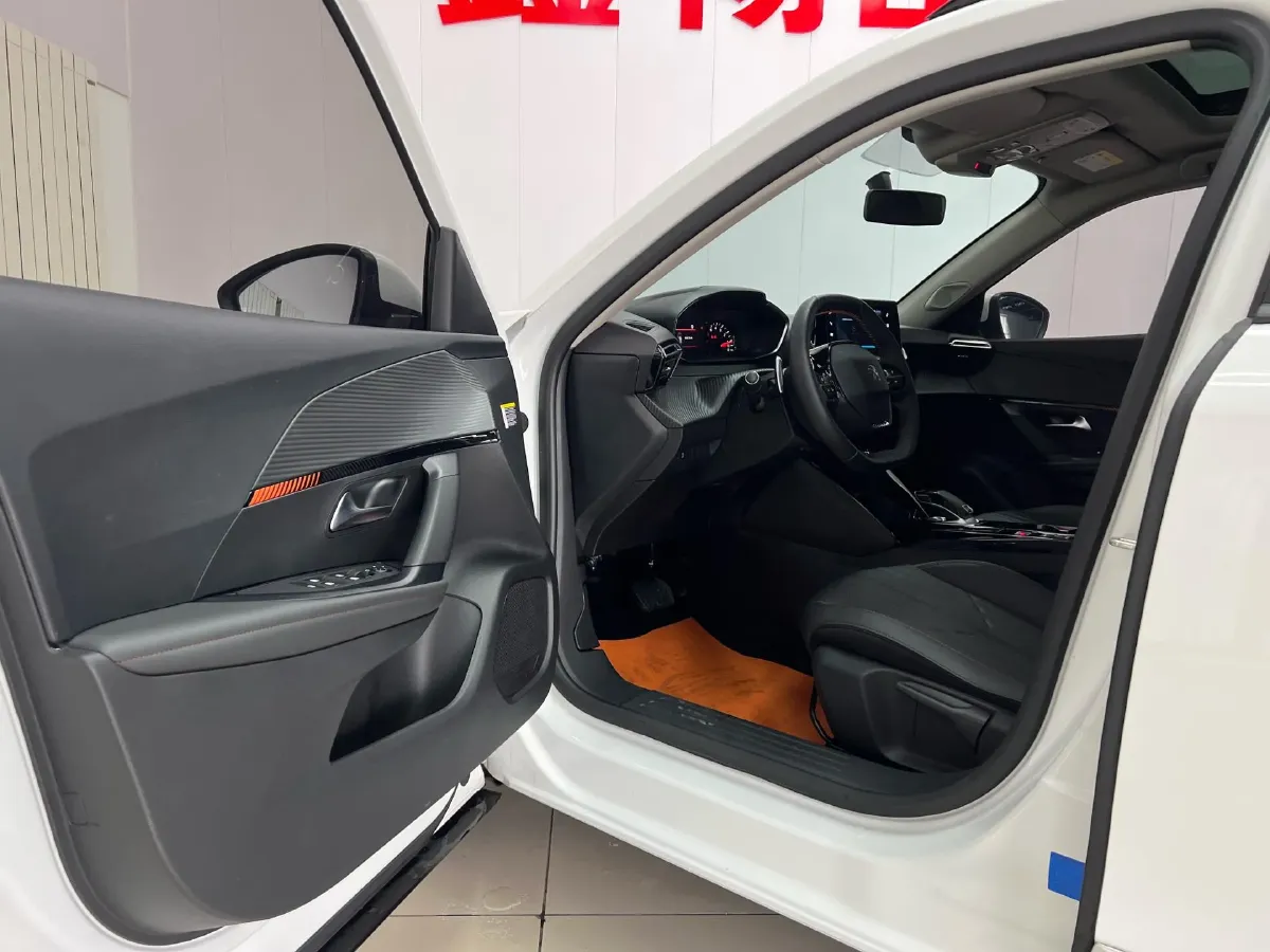 2022 Peugeot 2008 1.2T 136HP L3 6DCT,autocango,china used car exporter,china ev exporter,chinese used car exporter,chinese used ev exporter