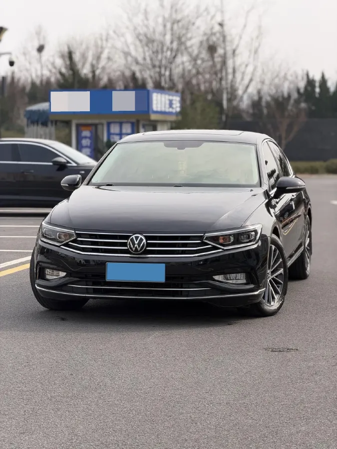 2020 Volkswagen Magotan 2.0T 186HP L4 7DCT,autocango,china used car exporter,china ev exporter,chinese used car exporter,chinese used ev exporter