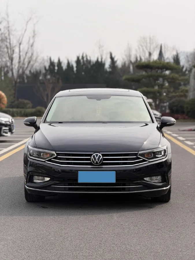2020 Volkswagen Magotan 2.0T 186HP L4 7DCT,autocango,china used car exporter,china ev exporter,chinese used car exporter,chinese used ev exporter