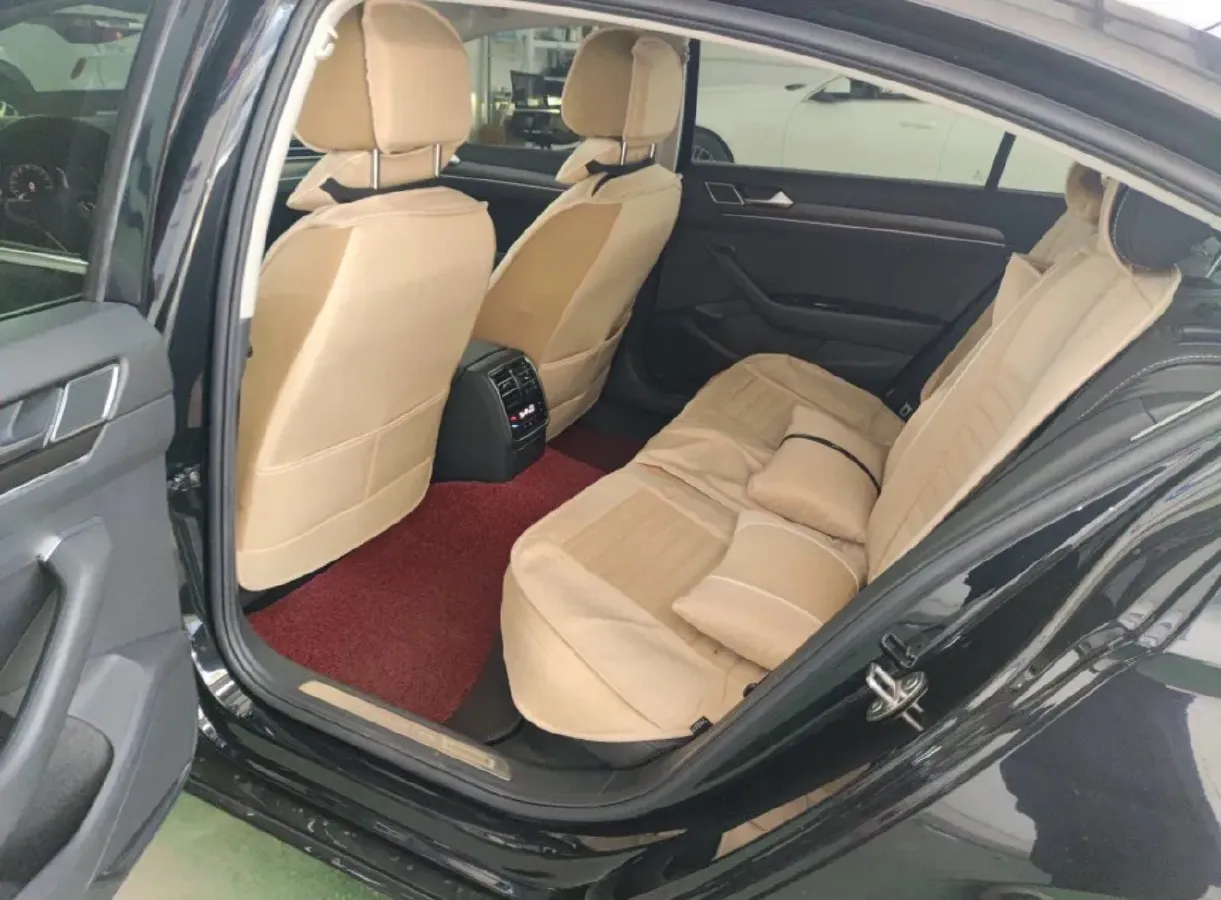 2020 Volkswagen Magotan 2.0T 186HP L4 7DCT,autocango,china used car exporter,china ev exporter,chinese used car exporter,chinese used ev exporter