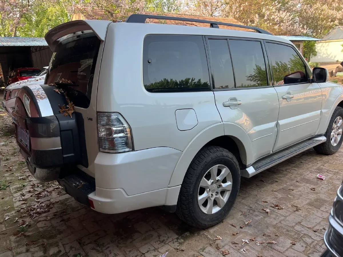 2019 Mitsubishi Pajero 3.0L 174HP V6 5AT,autocango,china used car exporter,china ev exporter,chinese used car exporter,chinese used ev exporter